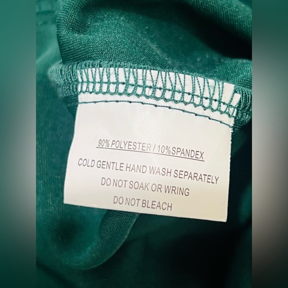 SHOWPO LISTEN TO THE RADIO DRESS IN EMERALD GREEN SIZE 2 - Picture 11 of 16